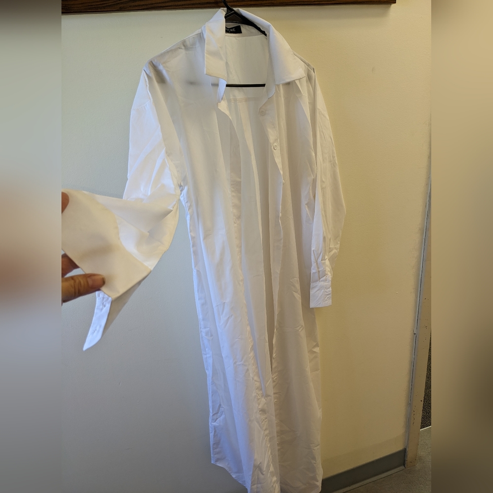 NIP CHICME LONG SLEEVE OVERSIZED WHITE BUTTON DOWN DRESS/DUSTER